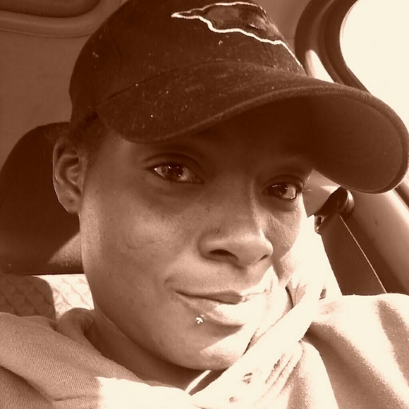 Profile Picture of Tashara Jeffery (@kbaby0412) on Poshmark