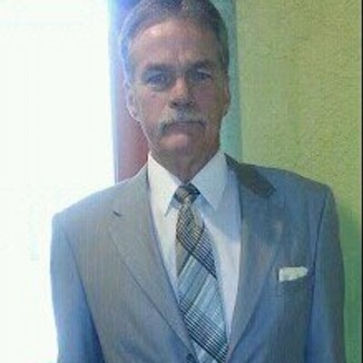 Profile Picture of David Seaveyon Twitter