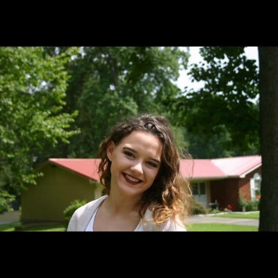 Profile Picture of Alexa (@alexahensley424) on Twitter