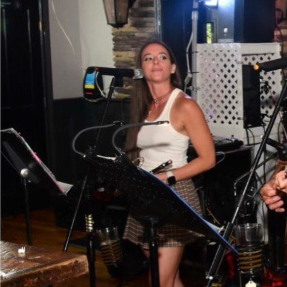 Profile Picture of Pamela Hyland (@ph2014) on Poshmark