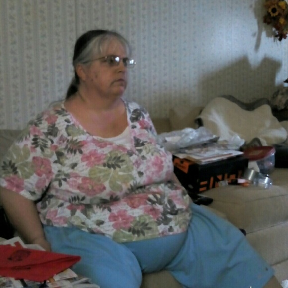 Loretta Turnbaugh - Poshmark Profile Picture of Loretta Turnbaugh (@turnbaugh45) on Poshmark