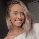 Profile Picture of Karolina Mojkowska (@karolinamojkowska) on Instagram