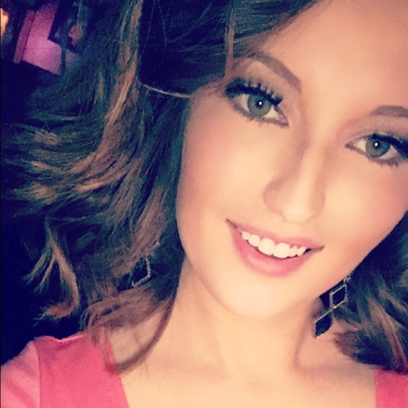 Jenna Ramos - Poshmark Profile Picture of Jenna Ramos (@jramos008) on Poshmark