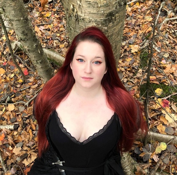 Profile Picture of Arielle Latulipe (@ariellelatulipe) on Poshmark