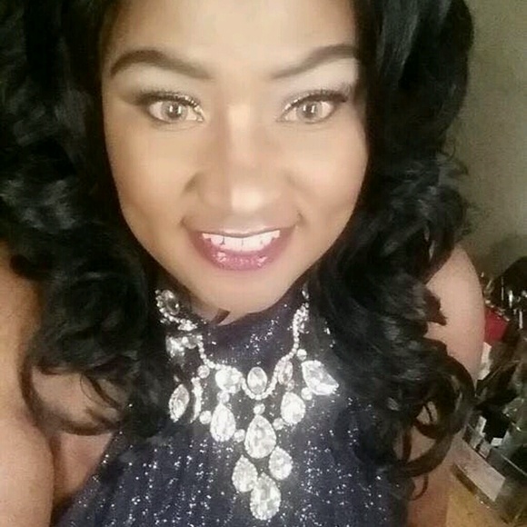 Profile Picture of Earnestine Thomas (@porsha52) on Poshmark