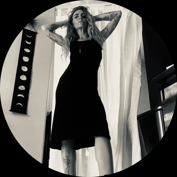 Profile Picture of Julie Quaresima (@julzzq) on Poshmark