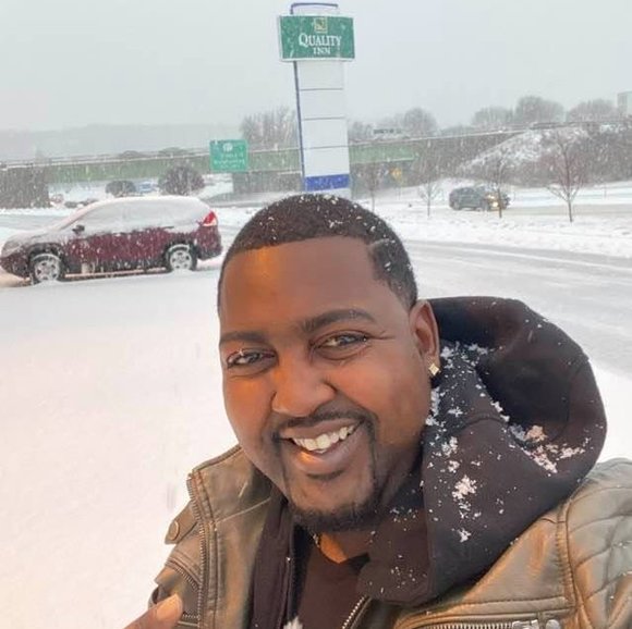 Profile Picture of Darryl Louis (@darrylouis) on Poshmark