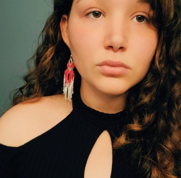 Profile Picture of Leasha Tawes (@leashatawes) on Poshmark