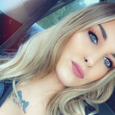 Profile Picture of Amber Walters (@amberenea13) on Twitter
