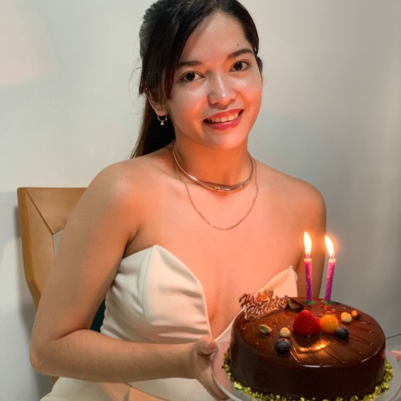 Profile Picture of Hazel Filoteo (@hazelfiloteo) on Poshmark