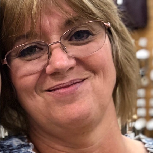 Profile Picture of Tonyia Johnson (@johbson1) on Poshmark