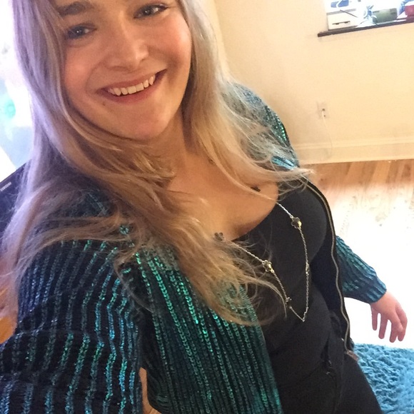Profile Picture of Jasmine Schultz (@schultzjl93) on Poshmark