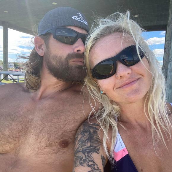 Profile Picture of Kristin dustin Weller (@fitmamakristin) on Poshmark