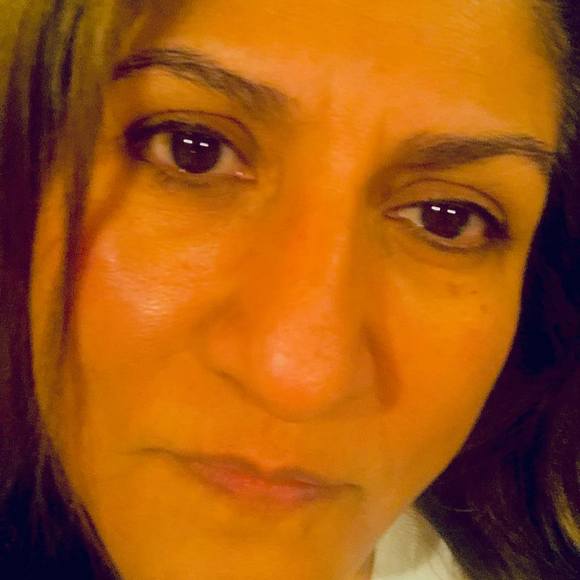 Profile Picture of Ellza Bellezza (@ellzabellezza14) on Poshmark