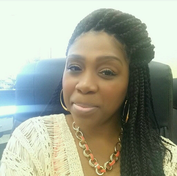 Profile Picture of Anekee Washington (@thalittboutique) on Poshmark