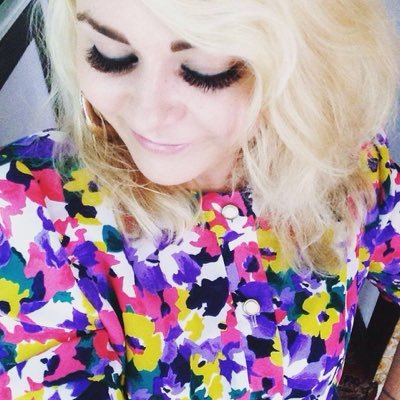 Profile Picture of Loo Loo Rose (@looloo_land) on Twitter