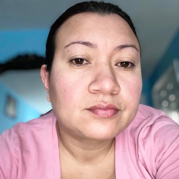 Profile Picture of Chely Luffman (@catrachitachely) on Poshmark