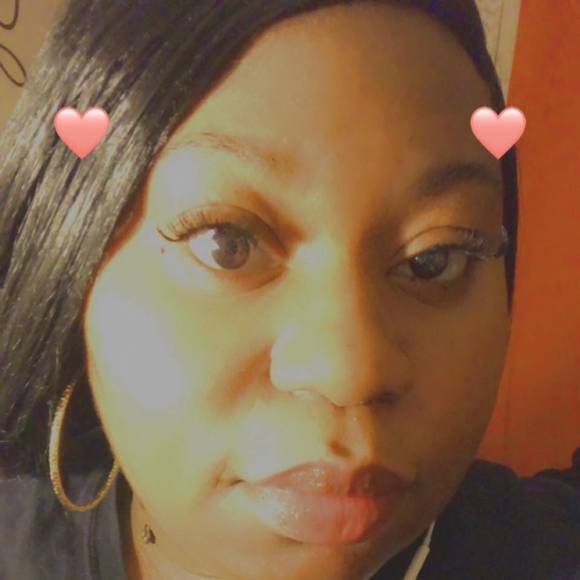 Profile Picture of Elijanna Pough (@msredbonepough) on Poshmark