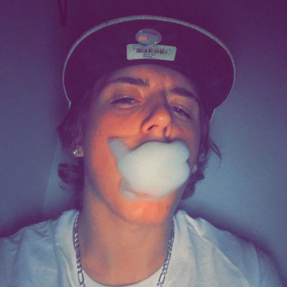 Profile Picture of Zachary Carpenter (@zachcar1999) on Poshmark