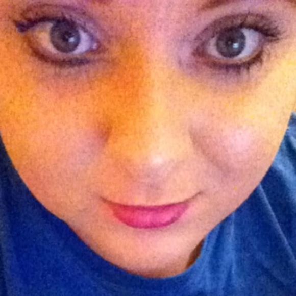 Profile Picture of Anna Rutigliano (@banana167) on Poshmark