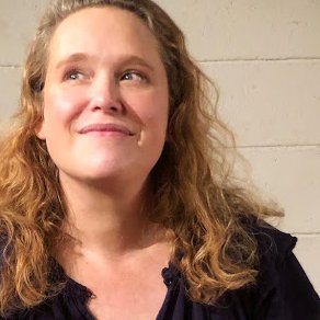 Profile Picture of Mary Crockett (@MaryLovesBooks) on Twitter