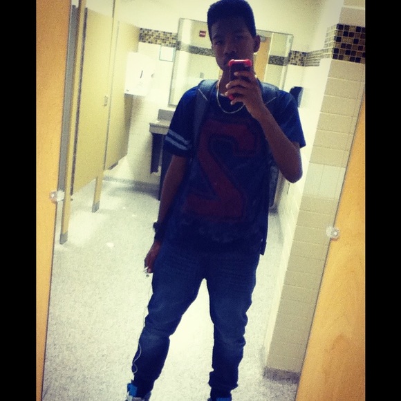 Profile Picture of Matthew Solomon (@_kvngkeon) on Poshmark