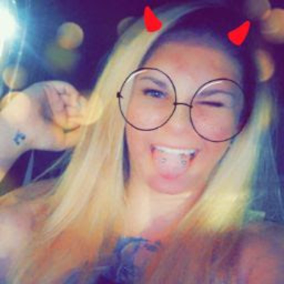 Profile Picture of Cerenity Costillo (@costillo7199) on Poshmark