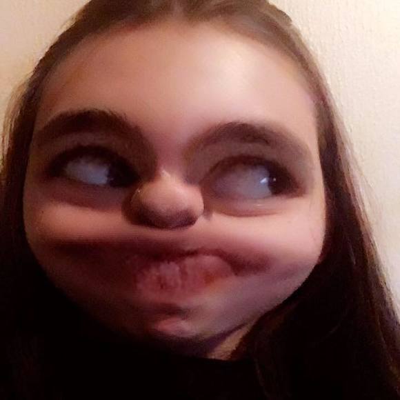 Profile Picture of Àmber Døwling (@amber_13579xp) on Poshmark