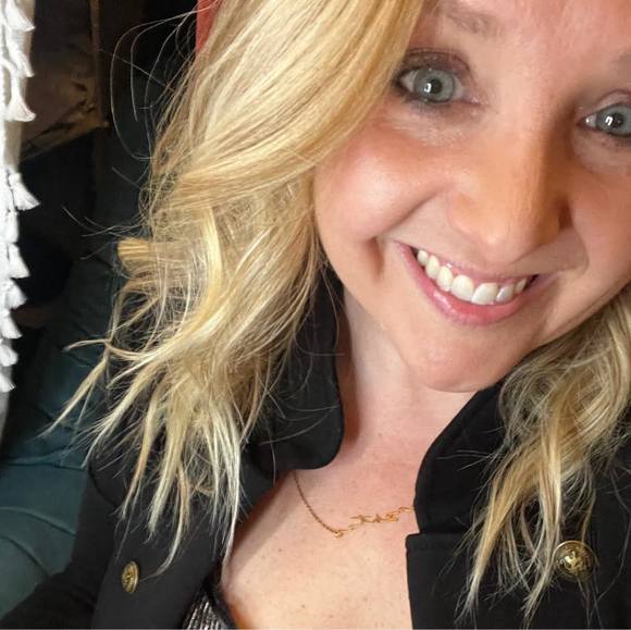 Profile Picture of Janna Sharp-speers (@bajannanana23) on Poshmark