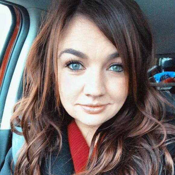 Profile Picture of Kaitlyn Nellessen (@knellessen) on Poshmark