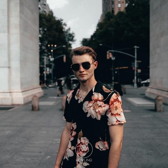 Profile Picture of Matthew Rae (@mattrae7) on Poshmark