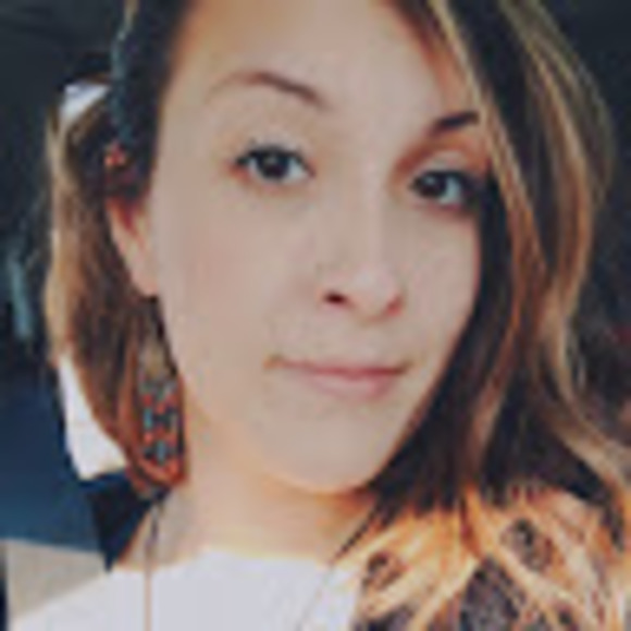Profile Picture of Amanda Farano (@amandafarano) on Poshmark