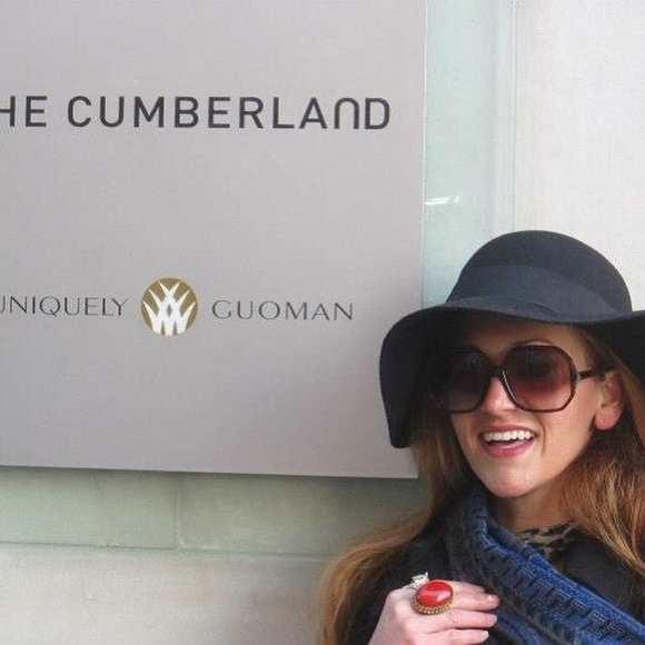 Profile Picture of Alana Falzon (@alana5576) on Poshmark