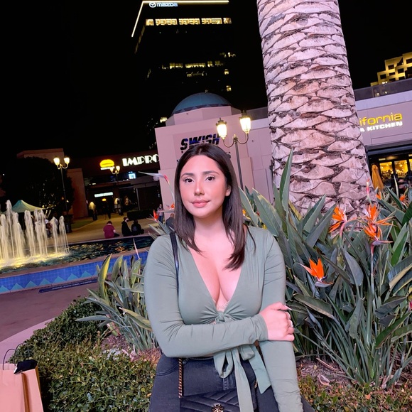 Profile Picture of Brianna Salcedo (@kyeleen) on Poshmark