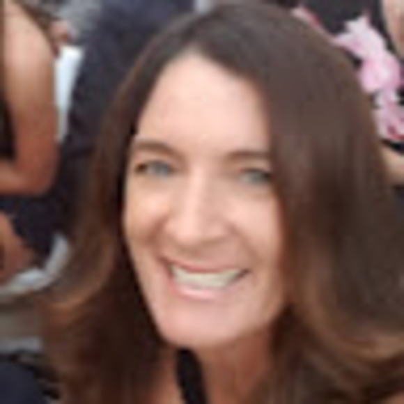 Profile Picture of Linda Swanson (@lindaswanson224) on Poshmark