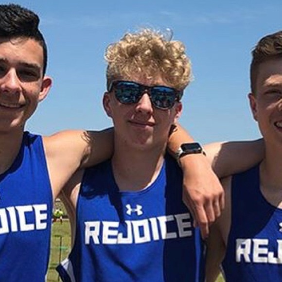 Profile Picture of Joshua Vest (@jchandler0140) on Poshmark