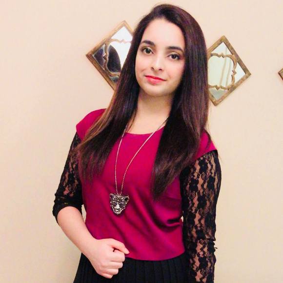 Profile Picture of Ayesha Ijaz (@ayeshaijaz17) on Poshmark