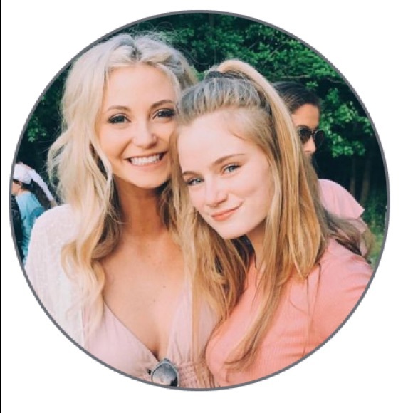 Profile Picture of Taylor Elbrecht (@taylorelbrecht) on Poshmark
