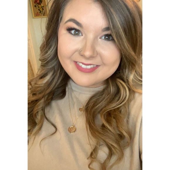 Profile Picture of Devon Mayse (@devmayse24) on Poshmark