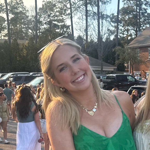 Profile Picture of Allison Irby (@allison_irby) on Poshmark
