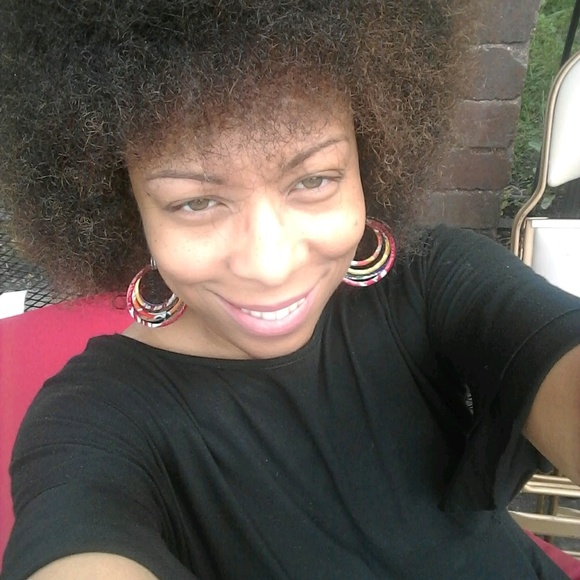 Profile Picture of Vikki Stokes (@omega_freed) on Poshmark