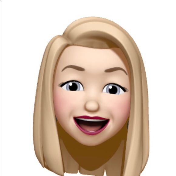 Profile Picture of Erin Kerns (@camqueen) on Poshmark