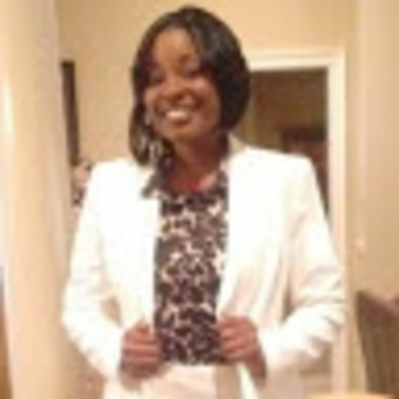 Profile Picture of April Mcelroy (@aprilmcelroy1) on Poshmark