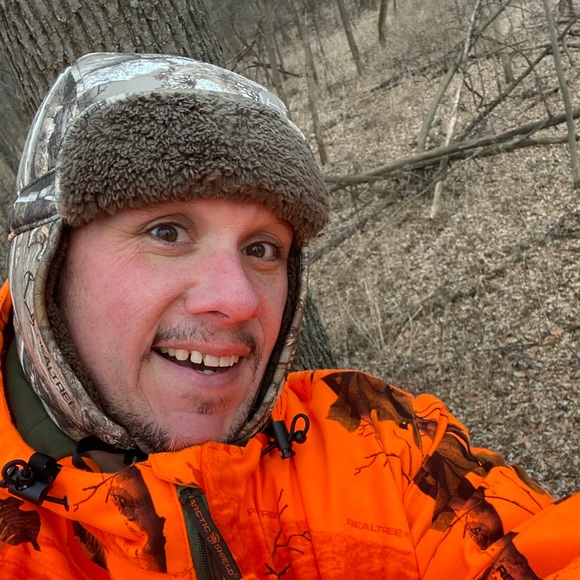 Profile Picture of Thomas Forsythe (@tjhunts23) on Poshmark