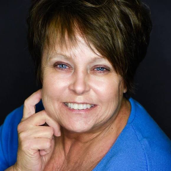 Profile Picture of Kristine Johannsen-schneider (@kschneider59) on Poshmark