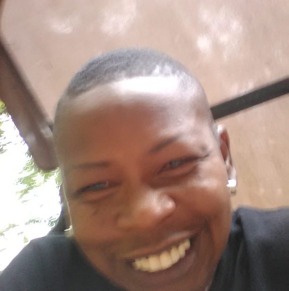 Profile Picture of Sheranda Searcy (@ssron) on Poshmark