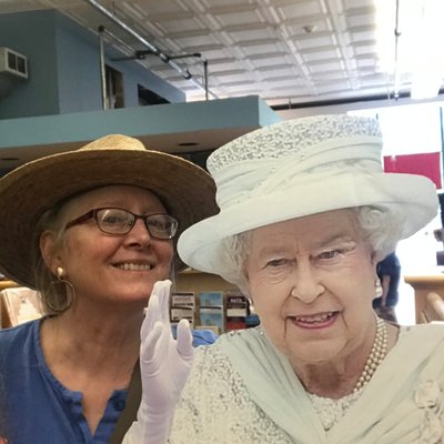 Profile Picture of Deborah Bremer (@HomeontheDrive) on Twitter