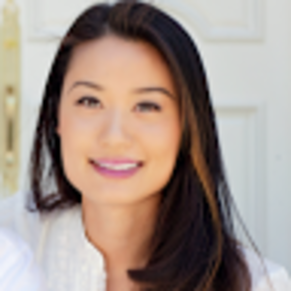 Profile Picture of Jennifer Raffeld (@jenniferwu24) on Poshmark