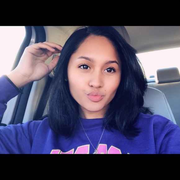 Profile Picture of Rosemary Alicea (@rosemary_alicea) on Poshmark