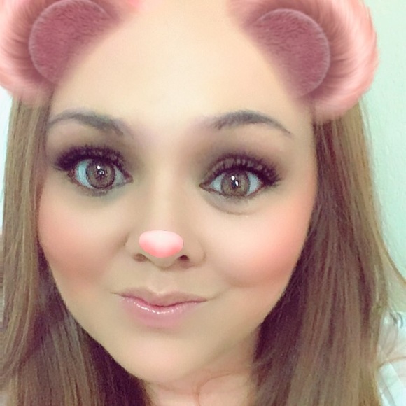 Profile Picture of Jennifer Canelli (@jrcanel85) on Poshmark